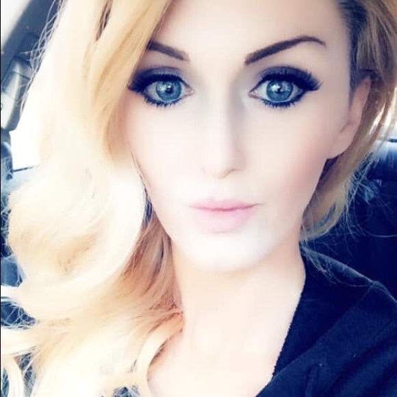 Meet your Posher, Kristi - Picture 2 of 4